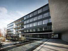 Ein modernes Gebäude, das sich optimal auf dem Standort Hönggerberg einfügt. (Bild: Michael Sieber, Langnau/Zürich)