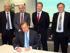 The representatives of the IDEA League (from left to right): Ralph Eichler, President of ETH Zurich; Sir Roy Anderson, Rector of Imperial College London; Rolf Rossaint, Prorector of Research and Structure, RWTH Aachen; Yves Polaine, Director of Telecom-Paristech;  (seated) Dirk Jan van den Berg, President of Delft Technical University and the IDEA League  (Photo: ETH Zurich)